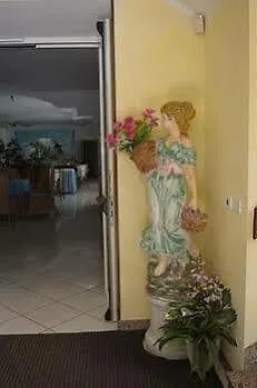 Arlecchino 3* ميلانو ماريتيما