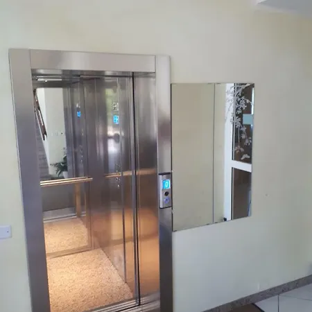 Arlecchino ホテル ミラノ・マリッティマ