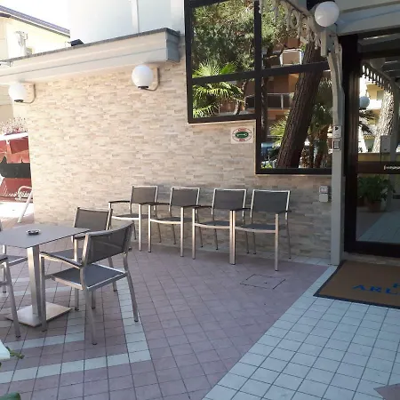 Arlecchino מלון 3*